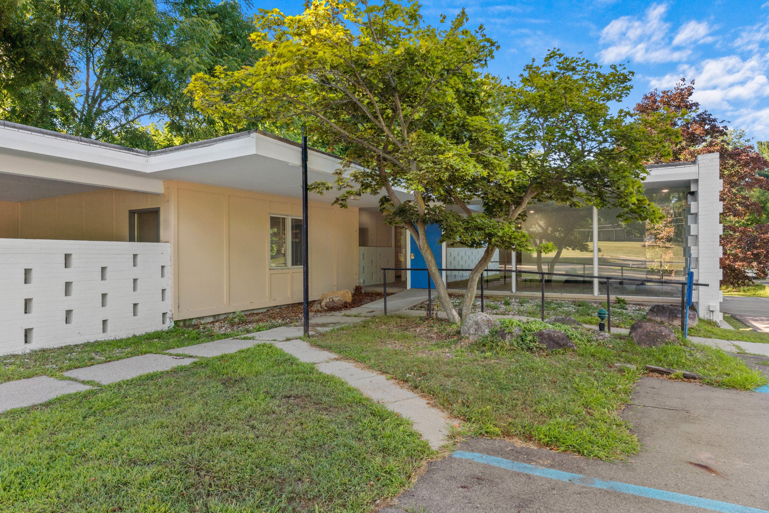 2532 Spring Arbor Road