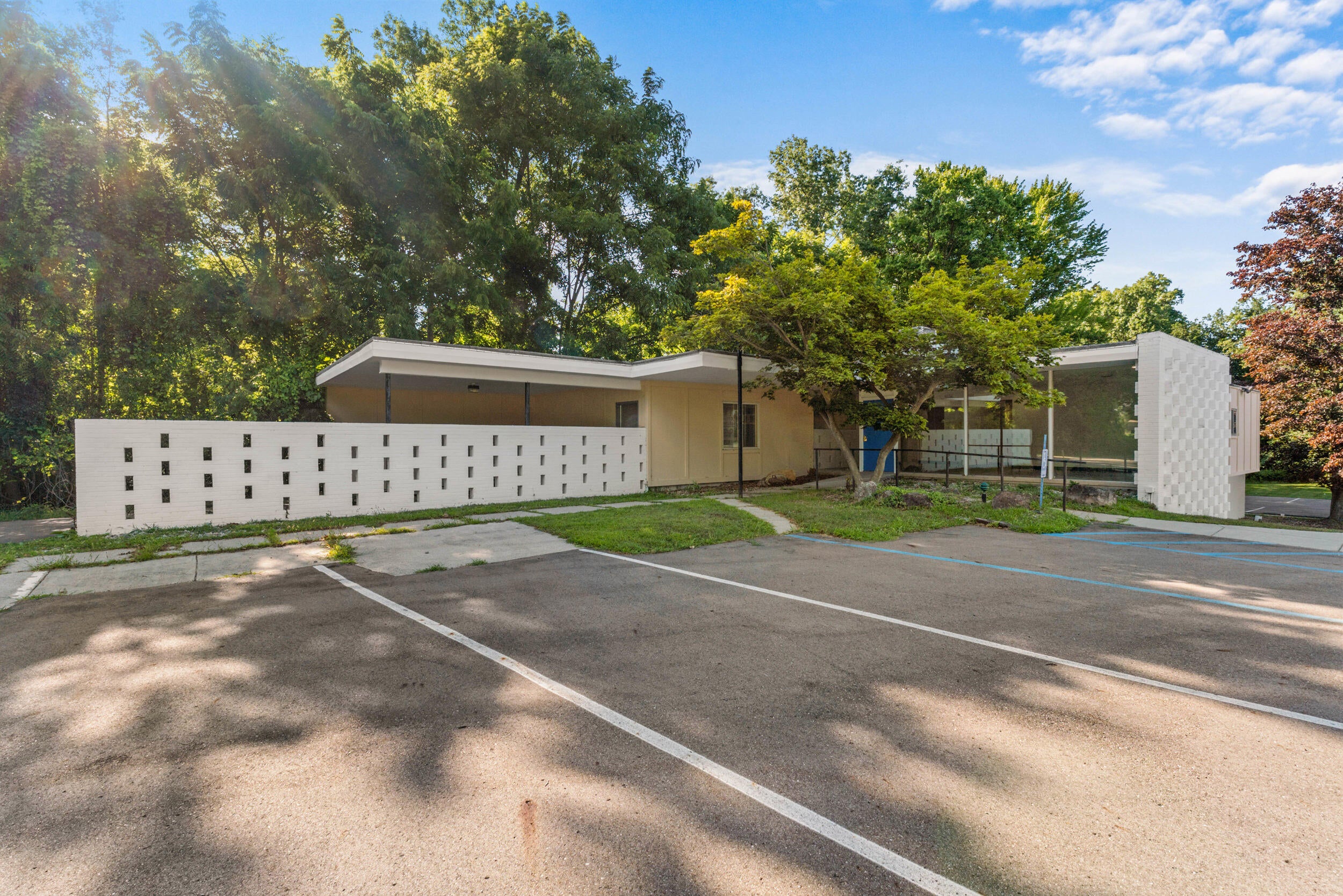 2532 Spring Arbor Road