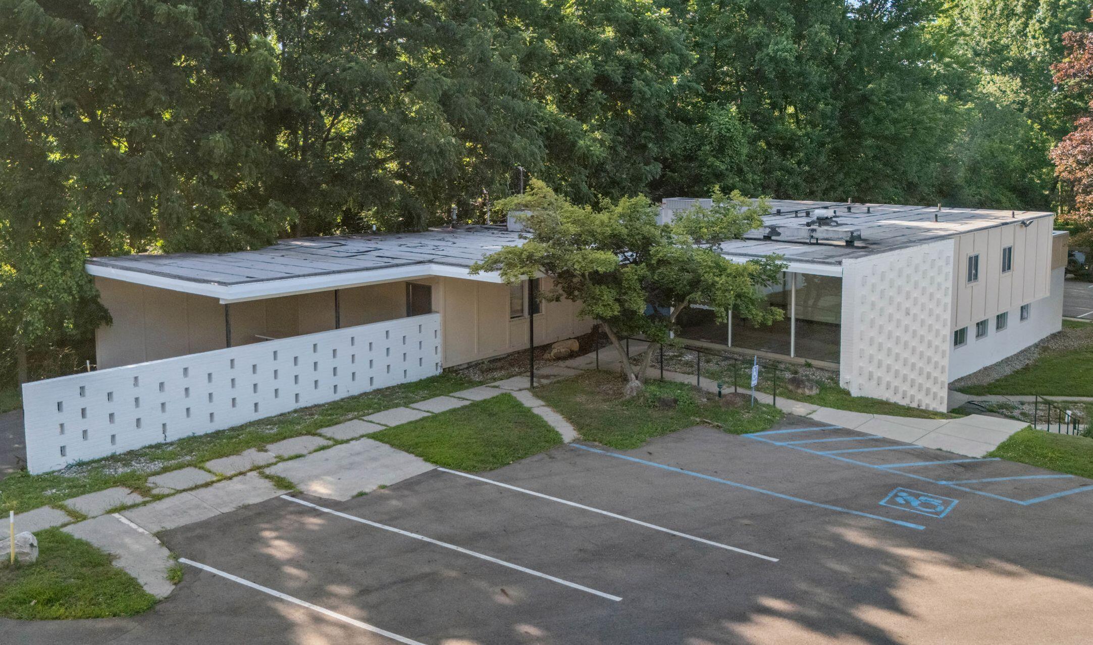 2532 Spring Arbor Road