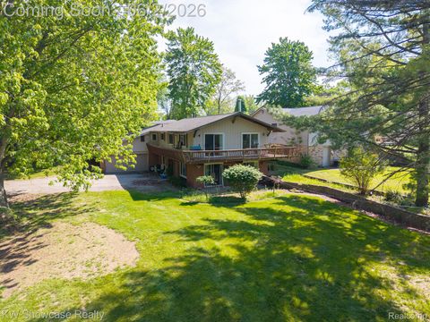 Photo of 820 Clara Street, Commerce Charter Township, MI 48390 (MLS # 20261039608)