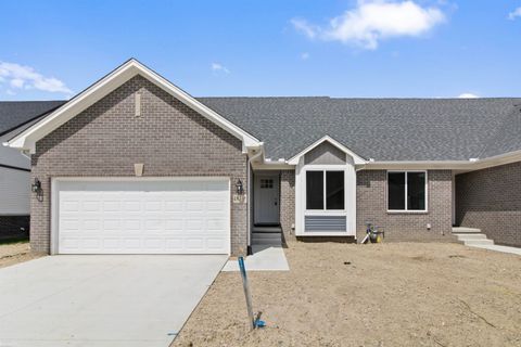 48365 Applegrove Lane Chesterfield Township Macomb MI 48051