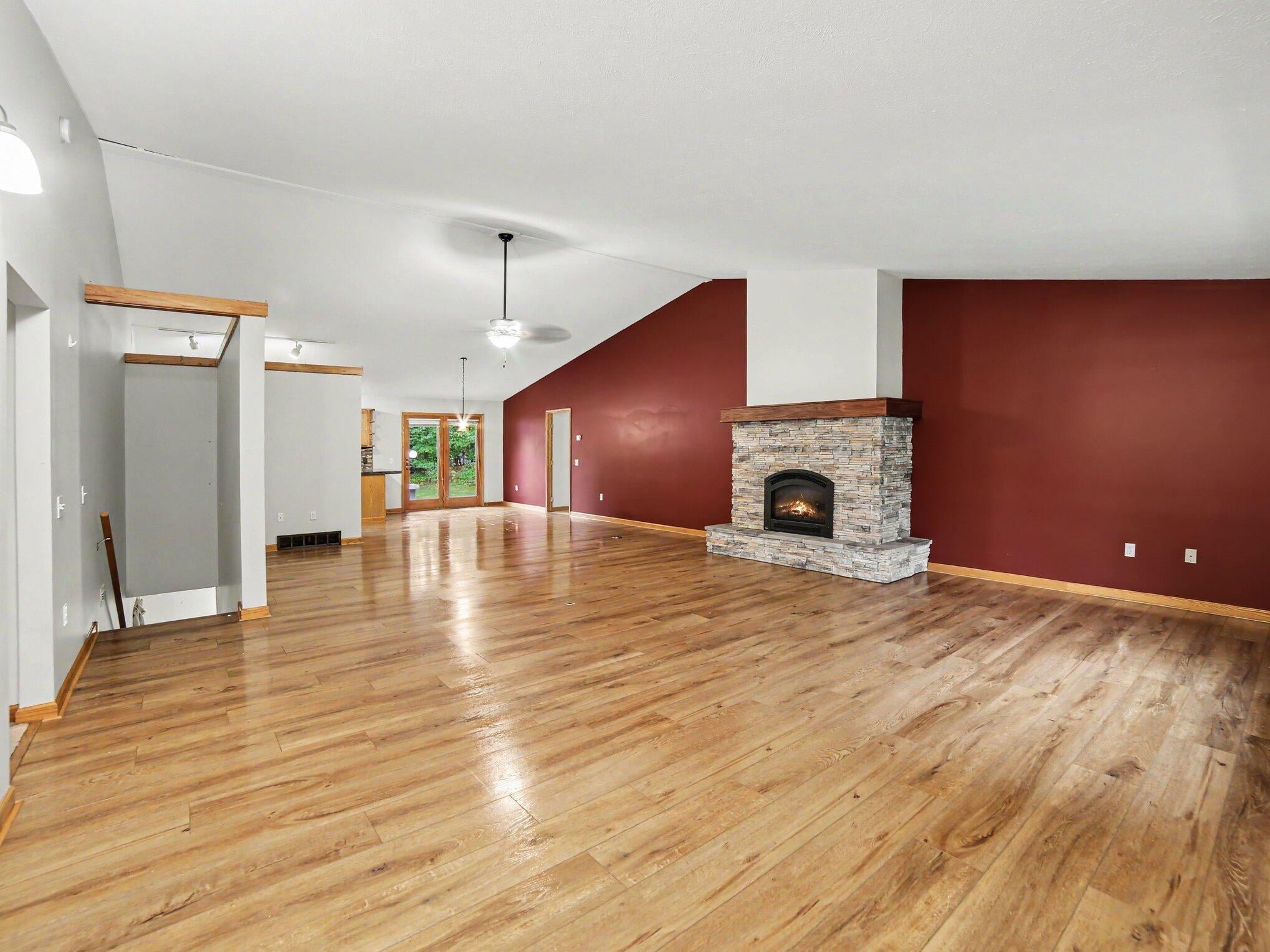 1612 Marilyn Drive