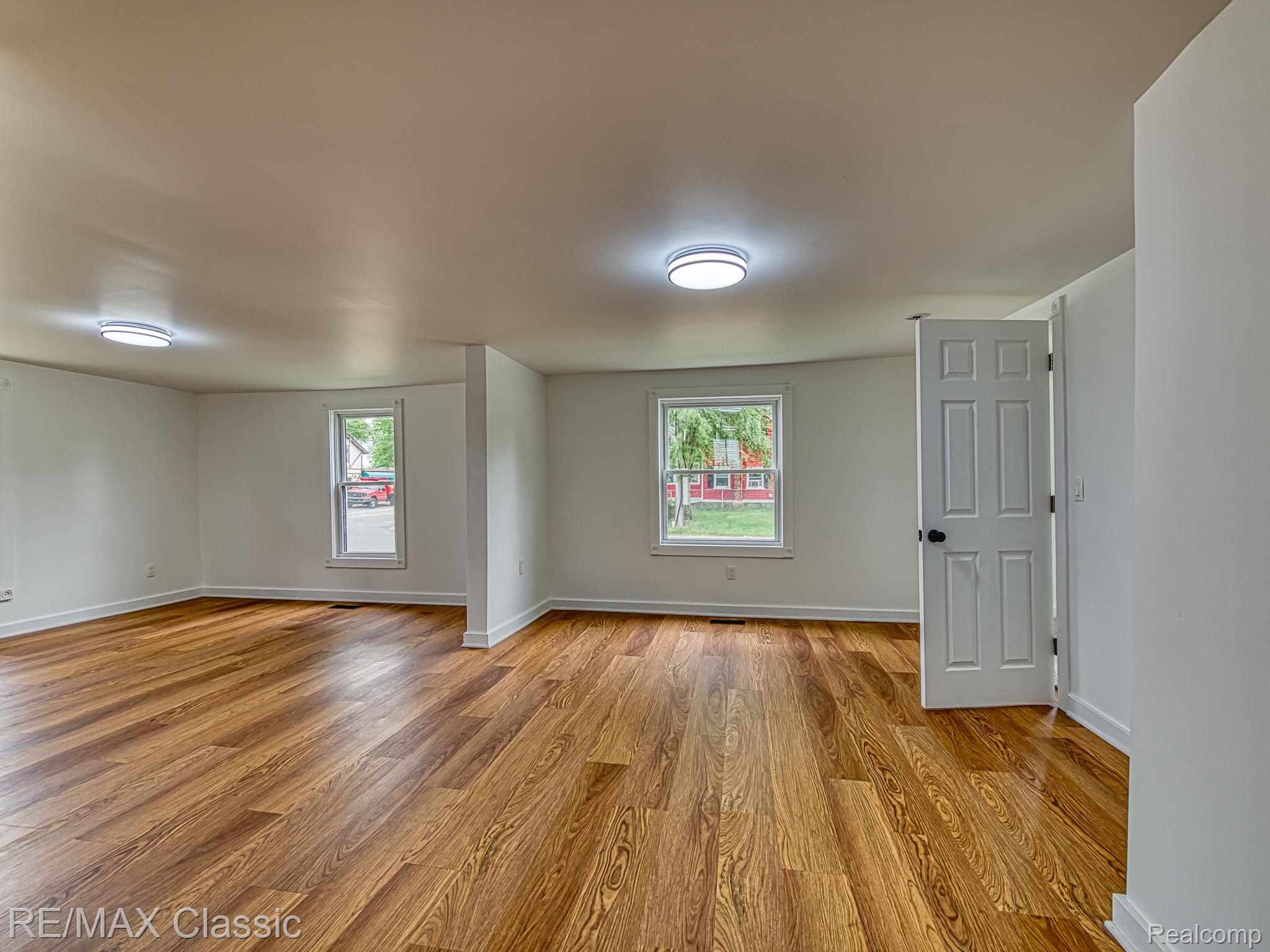 9509 Main Street