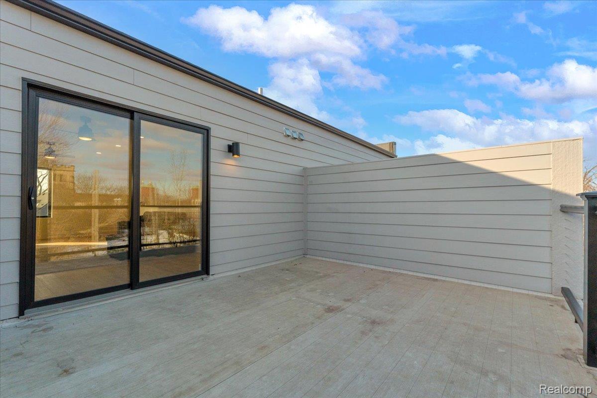 Detroit City, Michigan 48208, United States, 2 Bedrooms Bedrooms, ,3 BathroomsBathrooms,Residential,Active,146552