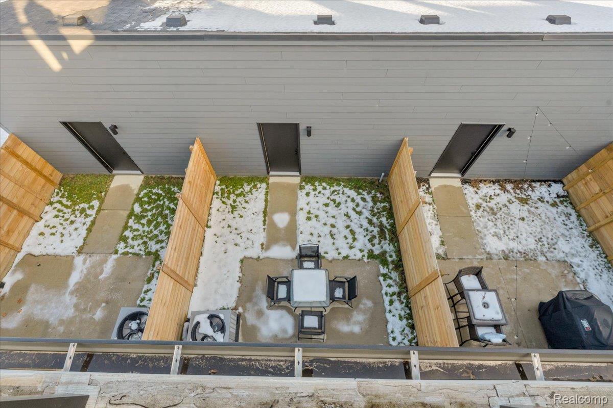 Detroit City, Michigan 48208, United States, 2 Bedrooms Bedrooms, ,3 BathroomsBathrooms,Residential,Active,146552