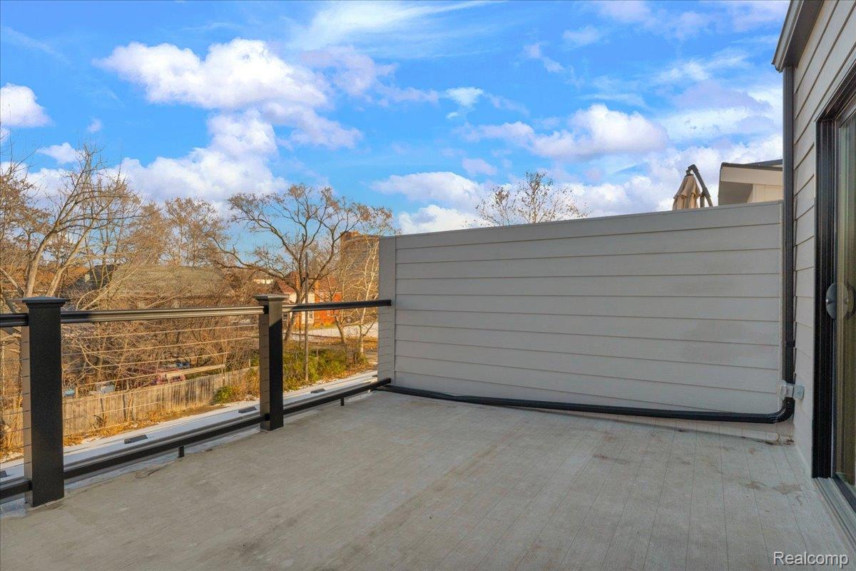 Detroit City, Michigan 48208, United States, 2 Bedrooms Bedrooms, ,3 BathroomsBathrooms,Residential,Active,146552