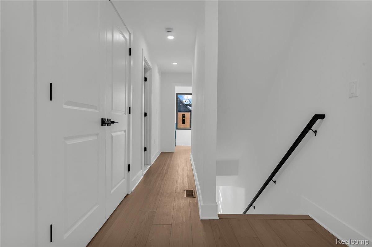 Detroit City, Michigan 48208, United States, 2 Bedrooms Bedrooms, ,3 BathroomsBathrooms,Residential,Active,146552