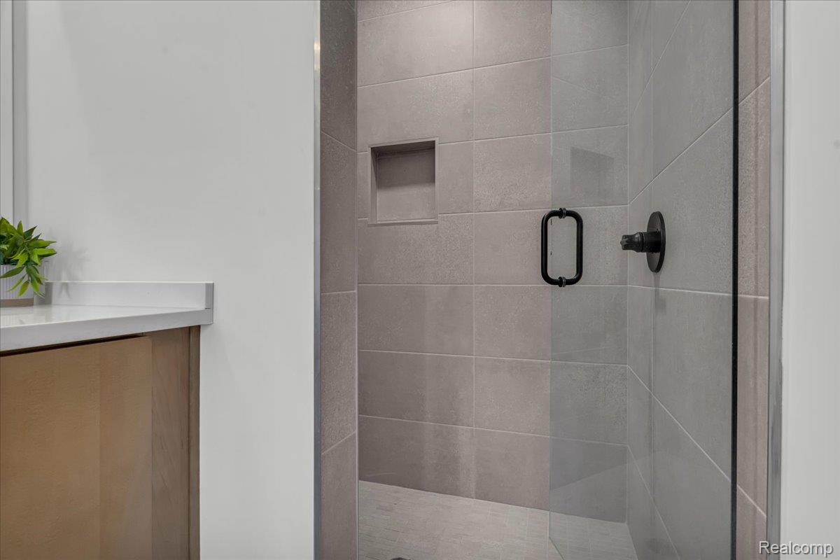 Detroit City, Michigan 48208, United States, 2 Bedrooms Bedrooms, ,3 BathroomsBathrooms,Residential,Active,146552