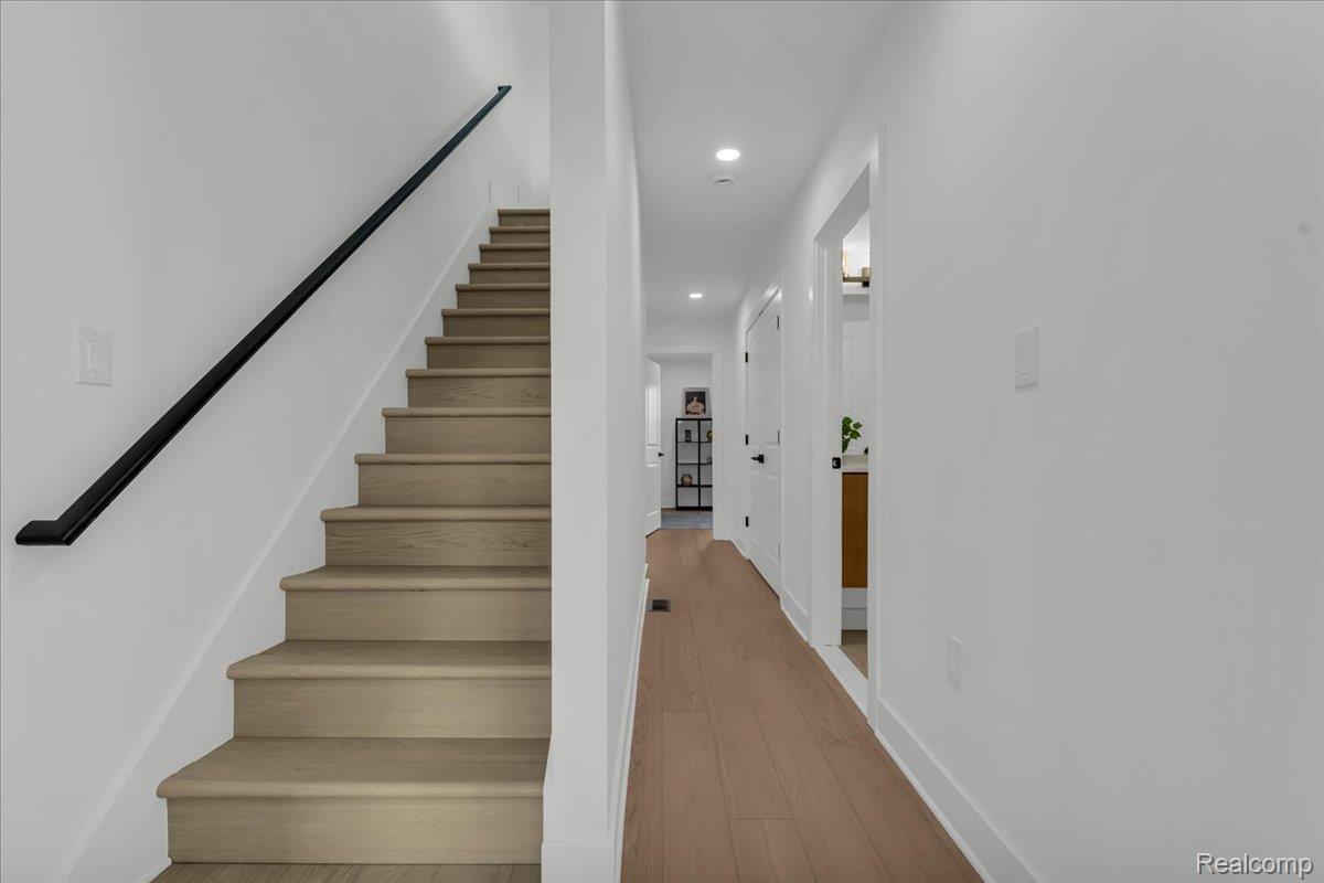 Detroit City, Michigan 48208, United States, 2 Bedrooms Bedrooms, ,3 BathroomsBathrooms,Residential,Active,146552