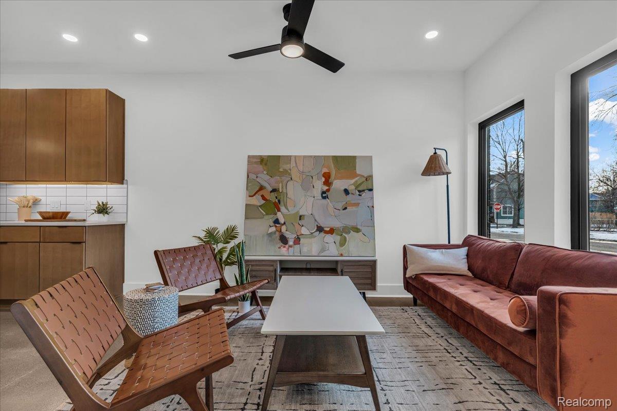 Detroit City, Michigan 48208, United States, 2 Bedrooms Bedrooms, ,3 BathroomsBathrooms,Residential,Active,146552