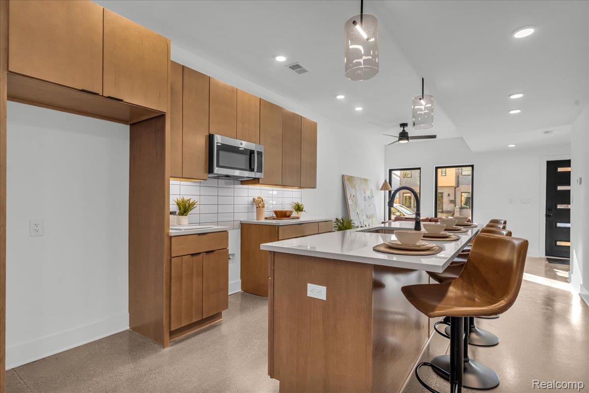 Detroit City, Michigan 48208, United States, 2 Bedrooms Bedrooms, ,3 BathroomsBathrooms,Residential,Active,146552