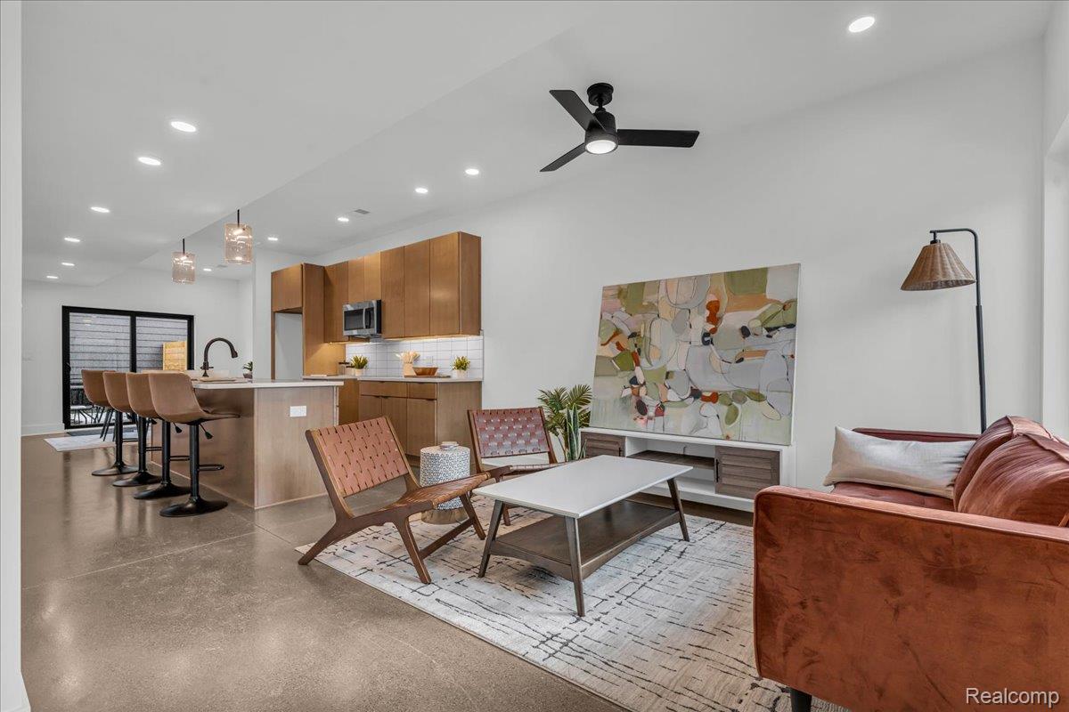 Detroit City, Michigan 48208, United States, 2 Bedrooms Bedrooms, ,3 BathroomsBathrooms,Residential,Active,146552