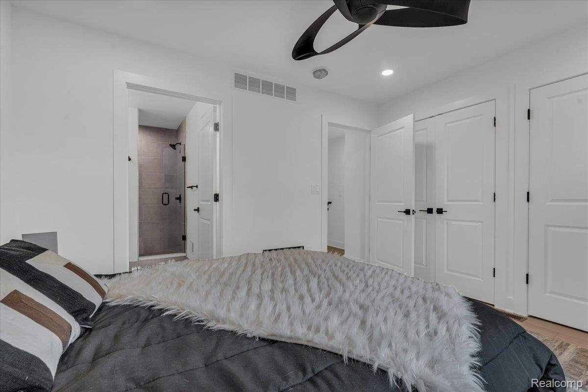 Detroit City, Michigan 48208, United States, 2 Bedrooms Bedrooms, ,3 BathroomsBathrooms,Residential,Active,146552