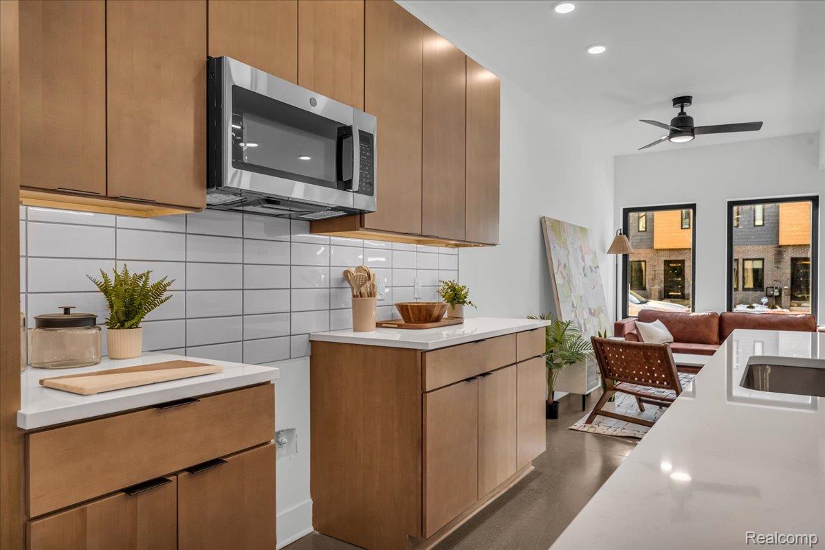 Detroit City, Michigan 48208, United States, 2 Bedrooms Bedrooms, ,3 BathroomsBathrooms,Residential,Active,146552