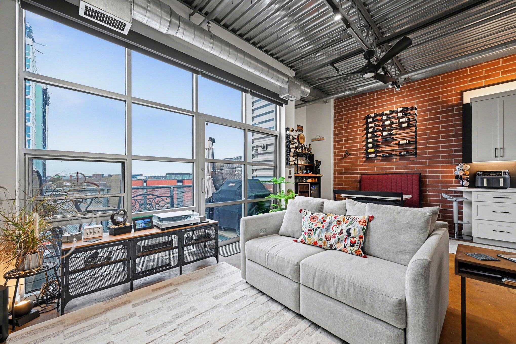 322 E Liberty Street 19