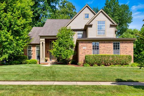 5634 Plantation Drive Commerce Charter Township MI 48382