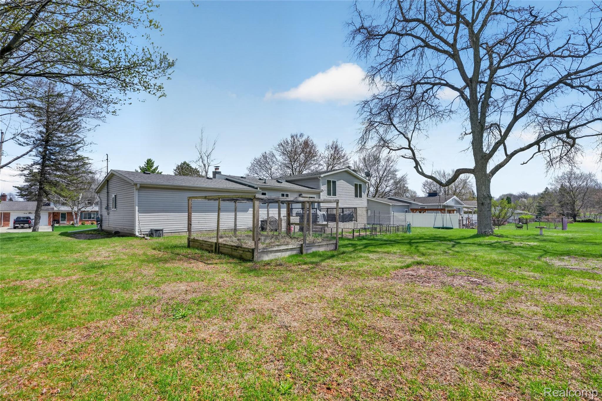 9080 Meadowland Drive