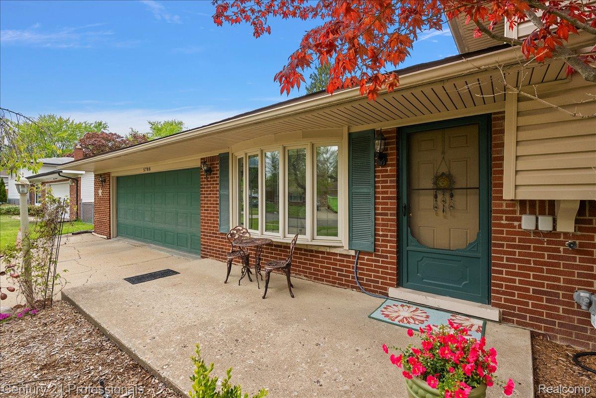 5788 Strathdon Way