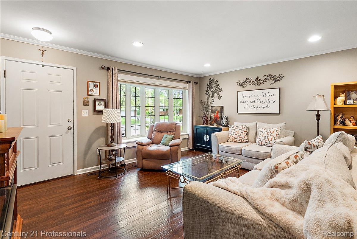 5788 Strathdon Way