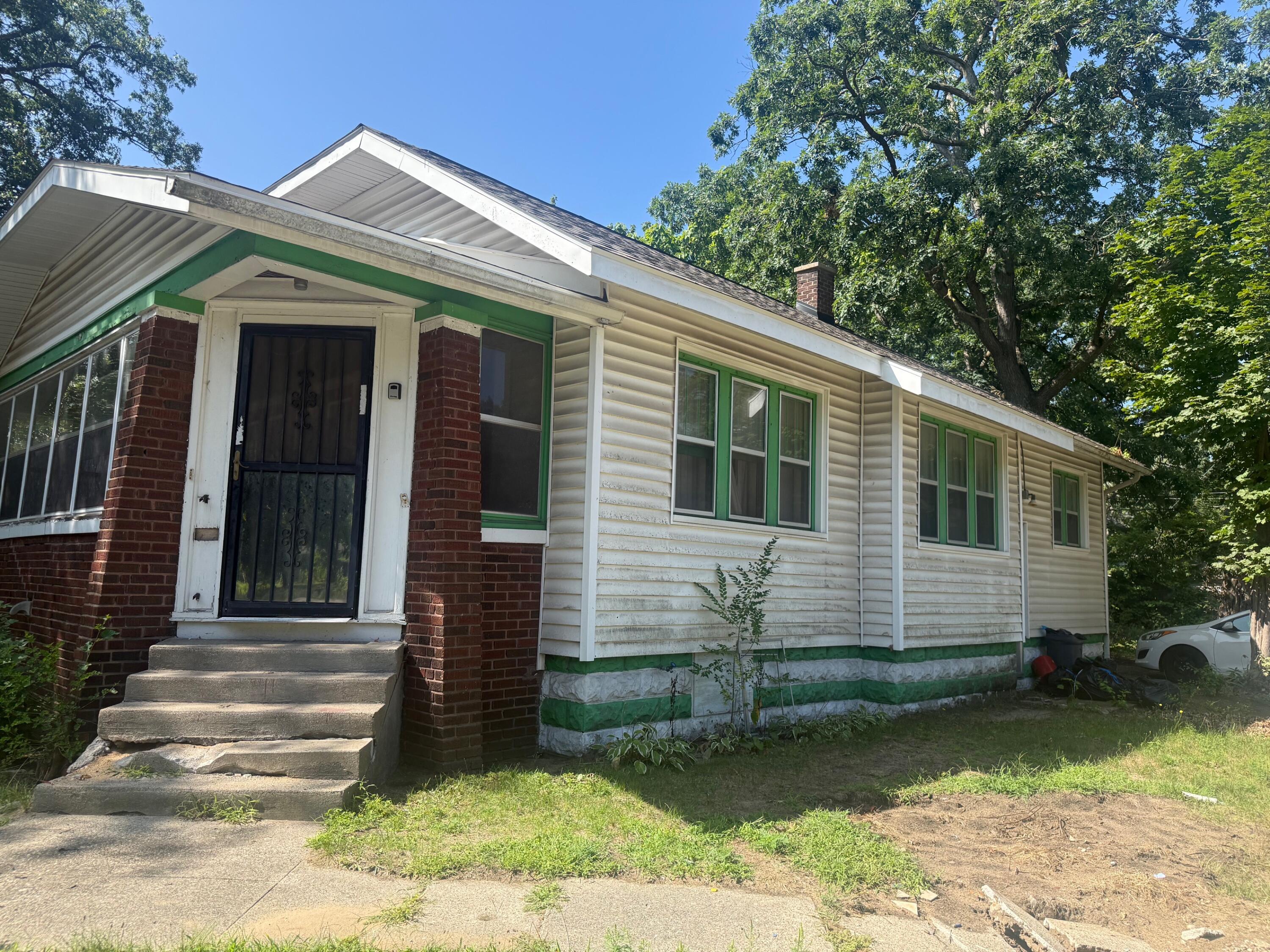 2401 Baker Street