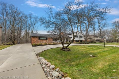 Tiny photo for 5722 Raven Road, Bloomfield Hills City, MI 48301 (MLS # 20261020357)