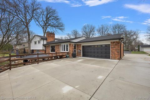 Tiny photo for 5722 Raven Road, Bloomfield Hills City, MI 48301 (MLS # 20261020357)