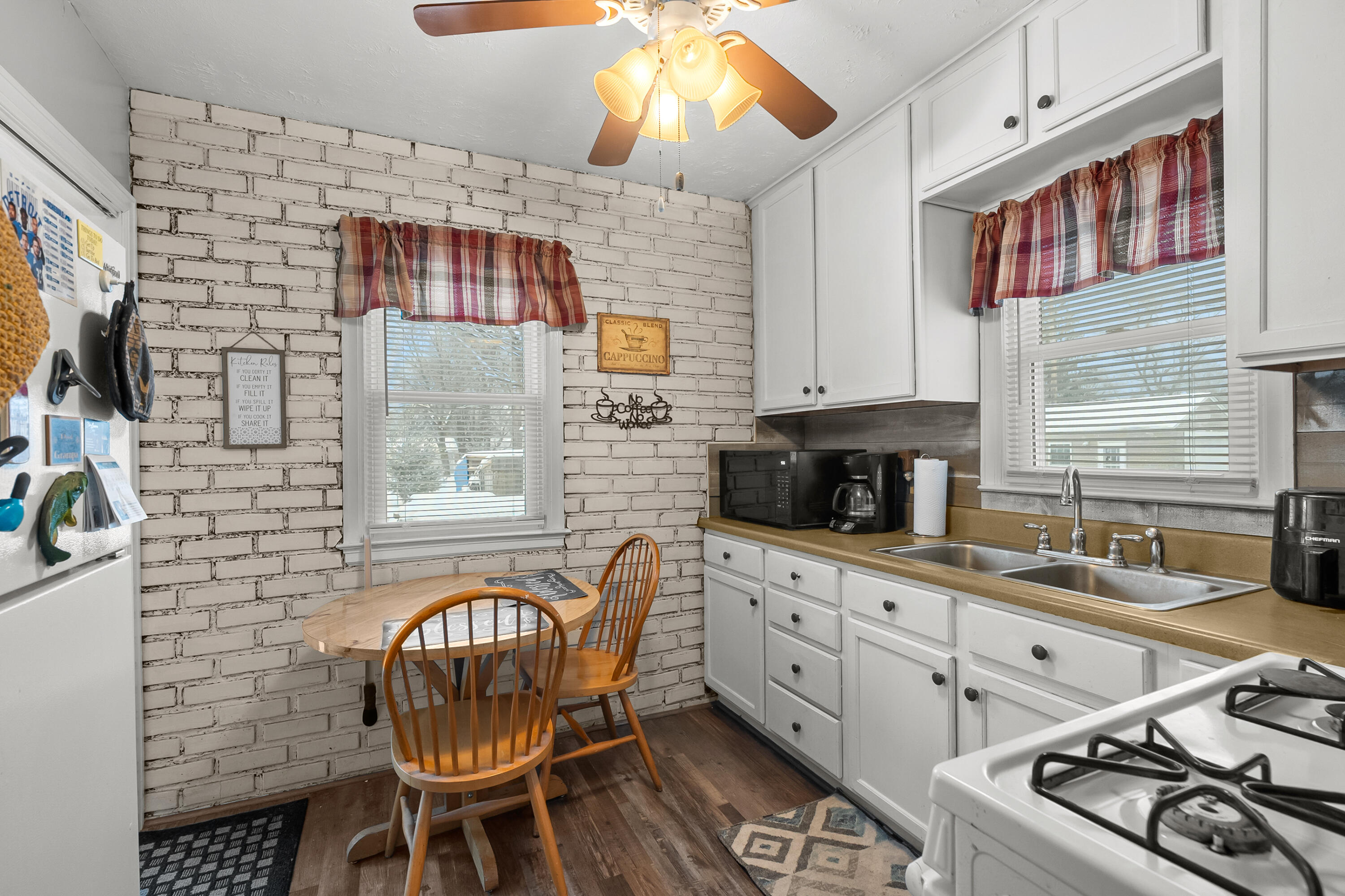 1332 W Highland Boulevard