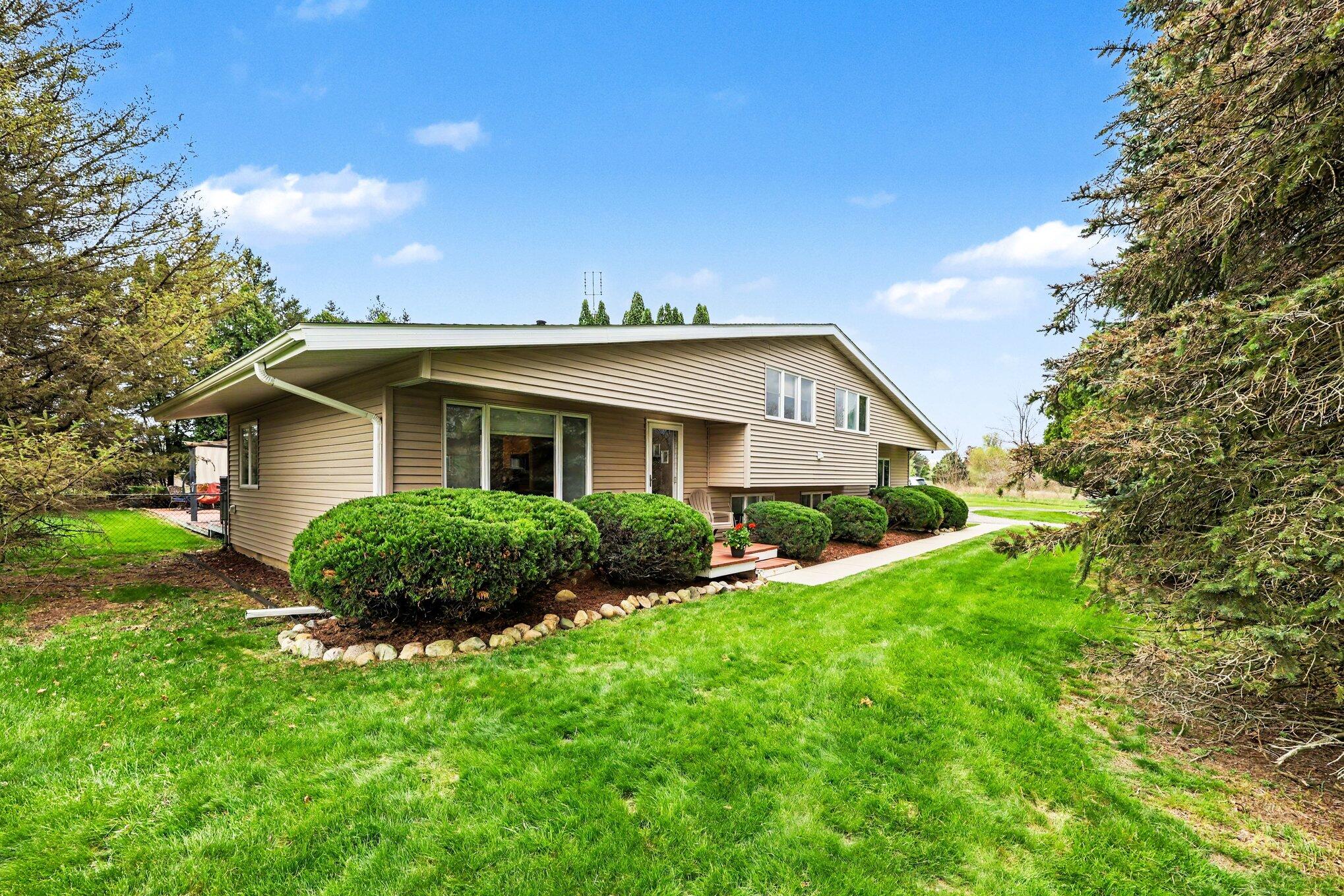17797 W Pleasant Lake Road