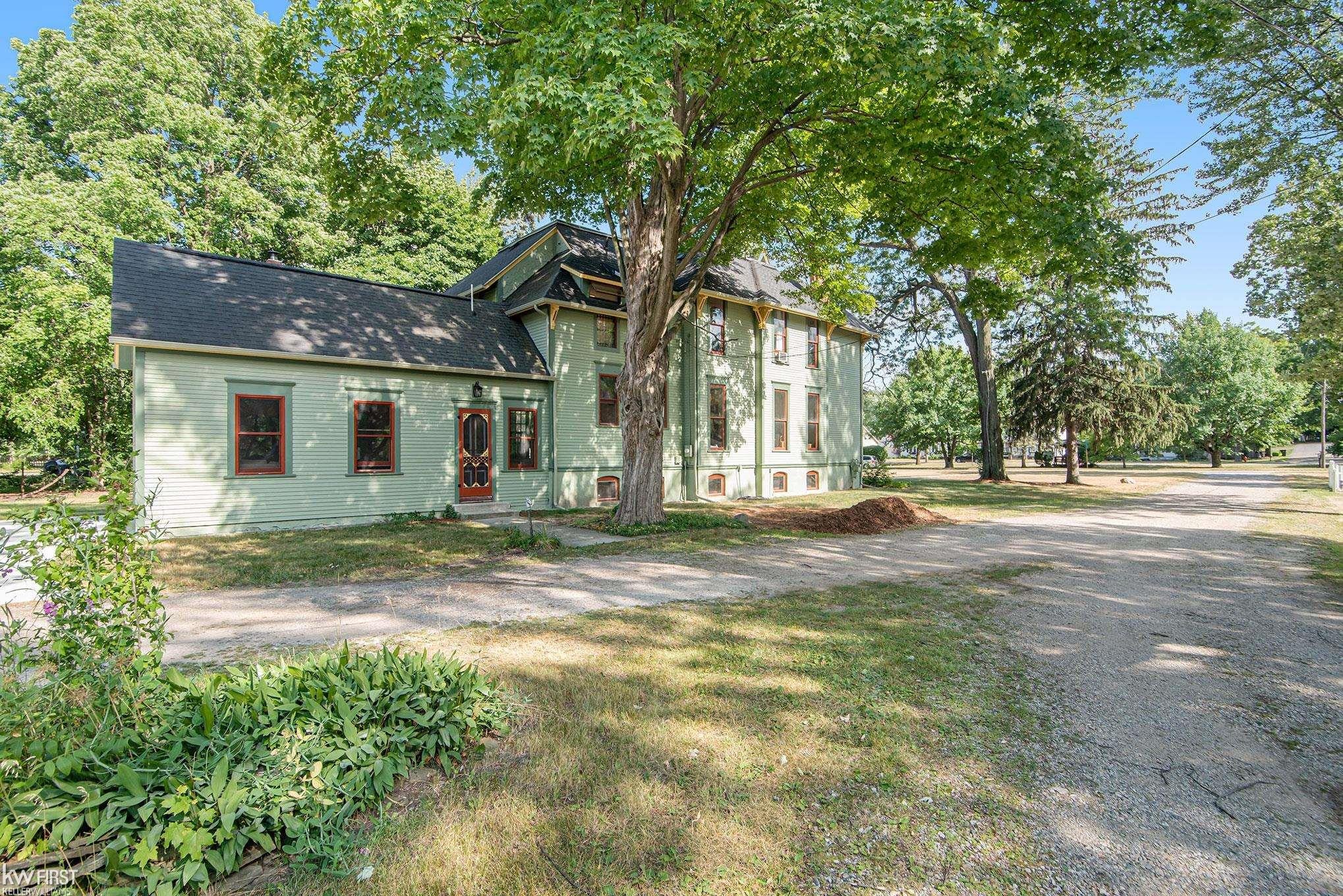 308 W Shiawassee Avenue