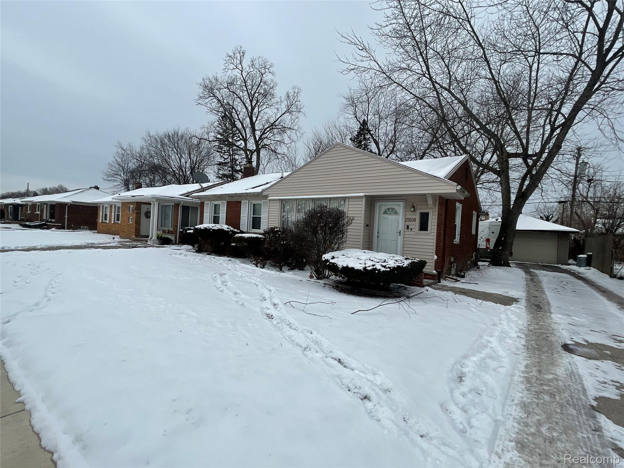 23509 Parklawn Street