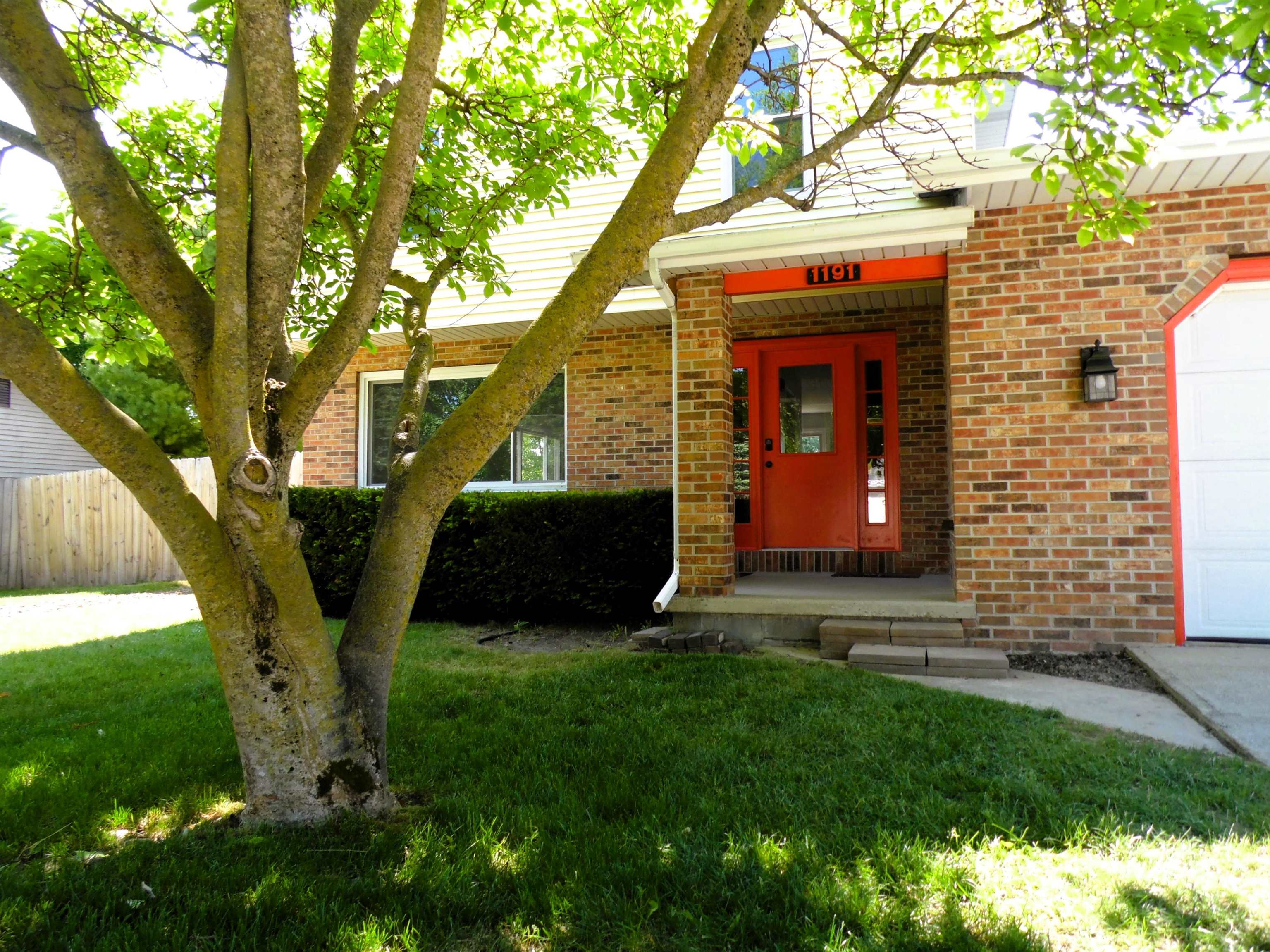 1191 N Frost Drive