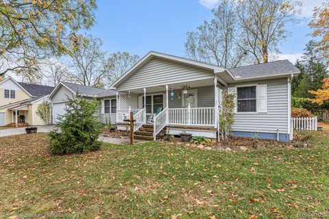 33 Union Street Lapeer City MI 48446