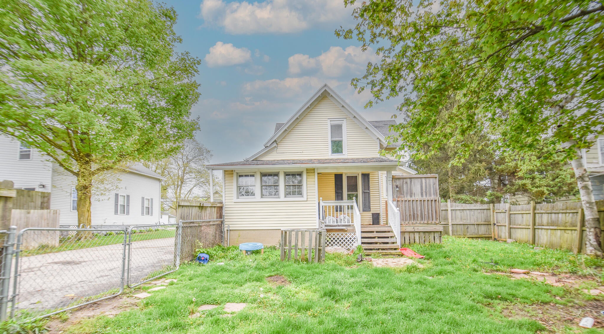105 W Elm Street