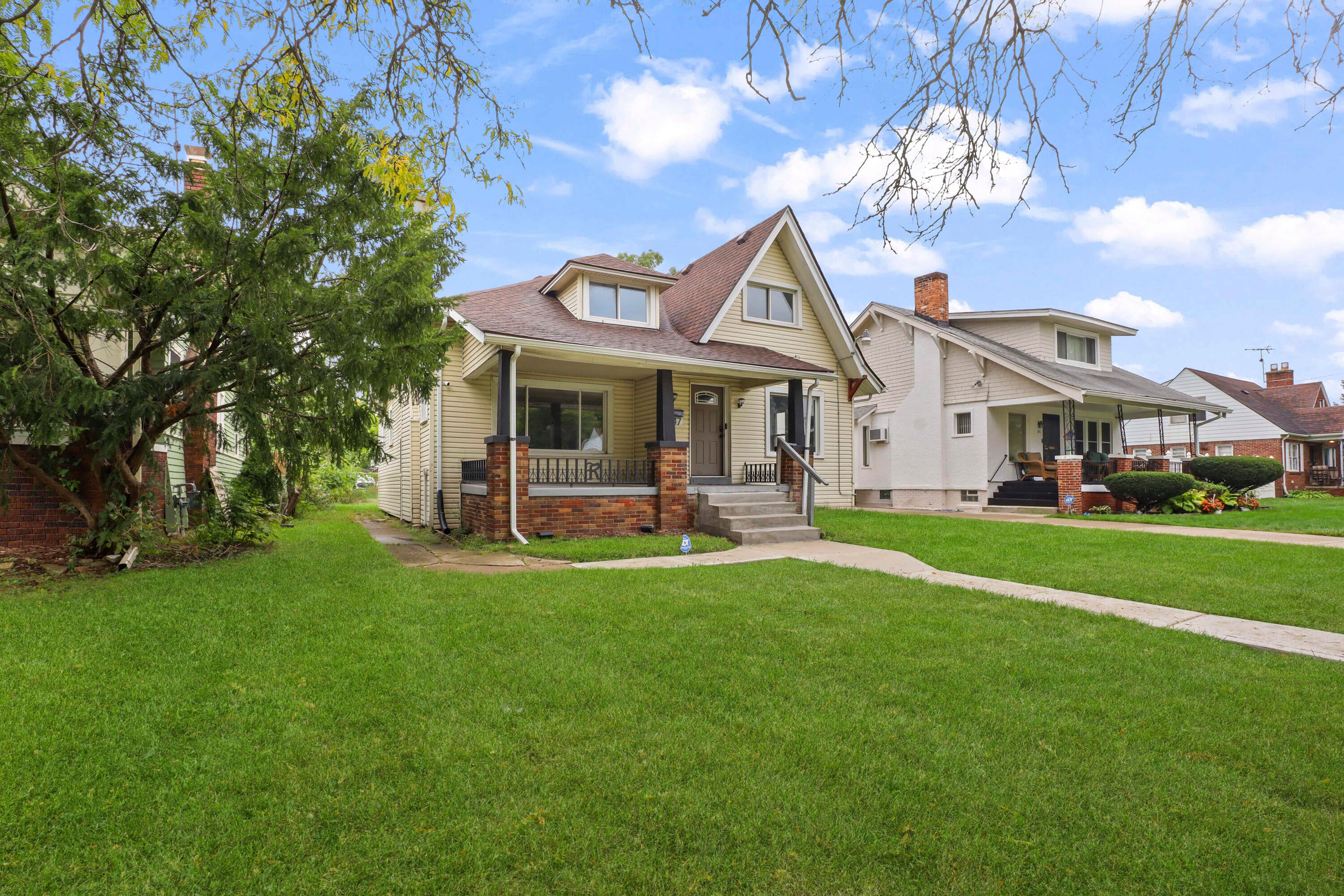 247 Moss Street