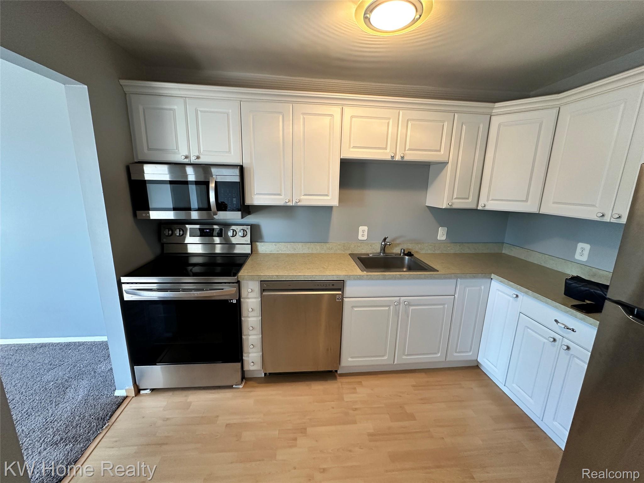 32005 W 12 Mile Road 301