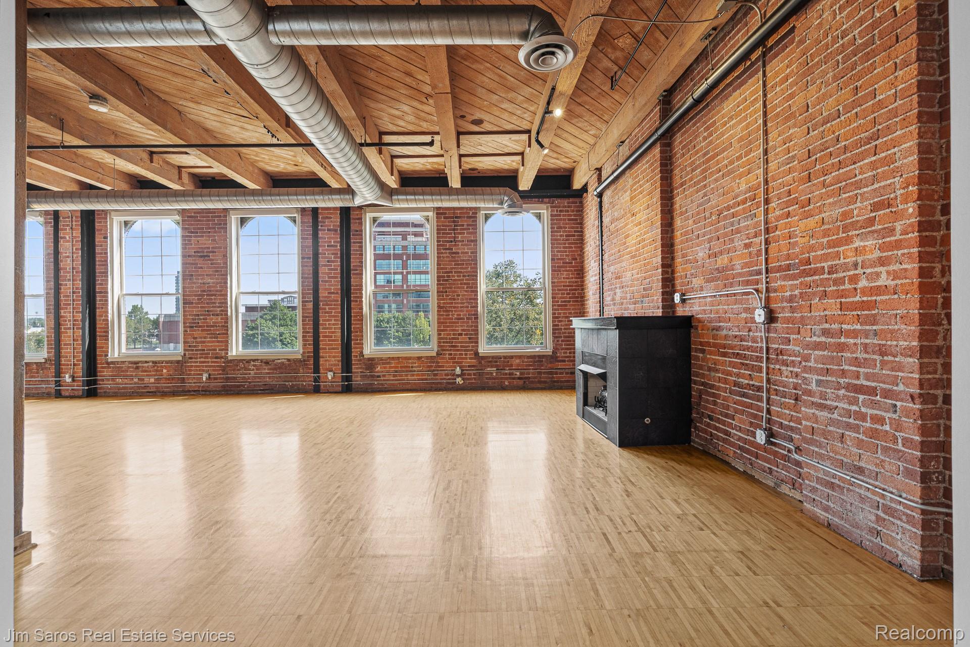 200 River place