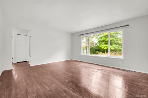 Tiny photo for 1933 Tamarisk Drive, East Lansing City, MI 48823 (MLS # 20261083273)