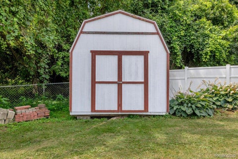 Tiny photo for 1933 Tamarisk Drive, East Lansing City, MI 48823 (MLS # 20261083273)