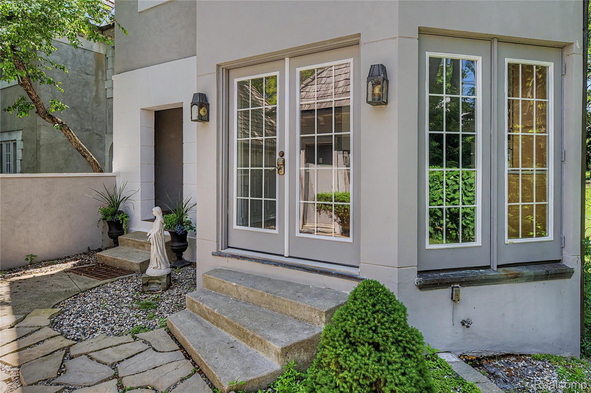 5409 Bristol Parke Drive