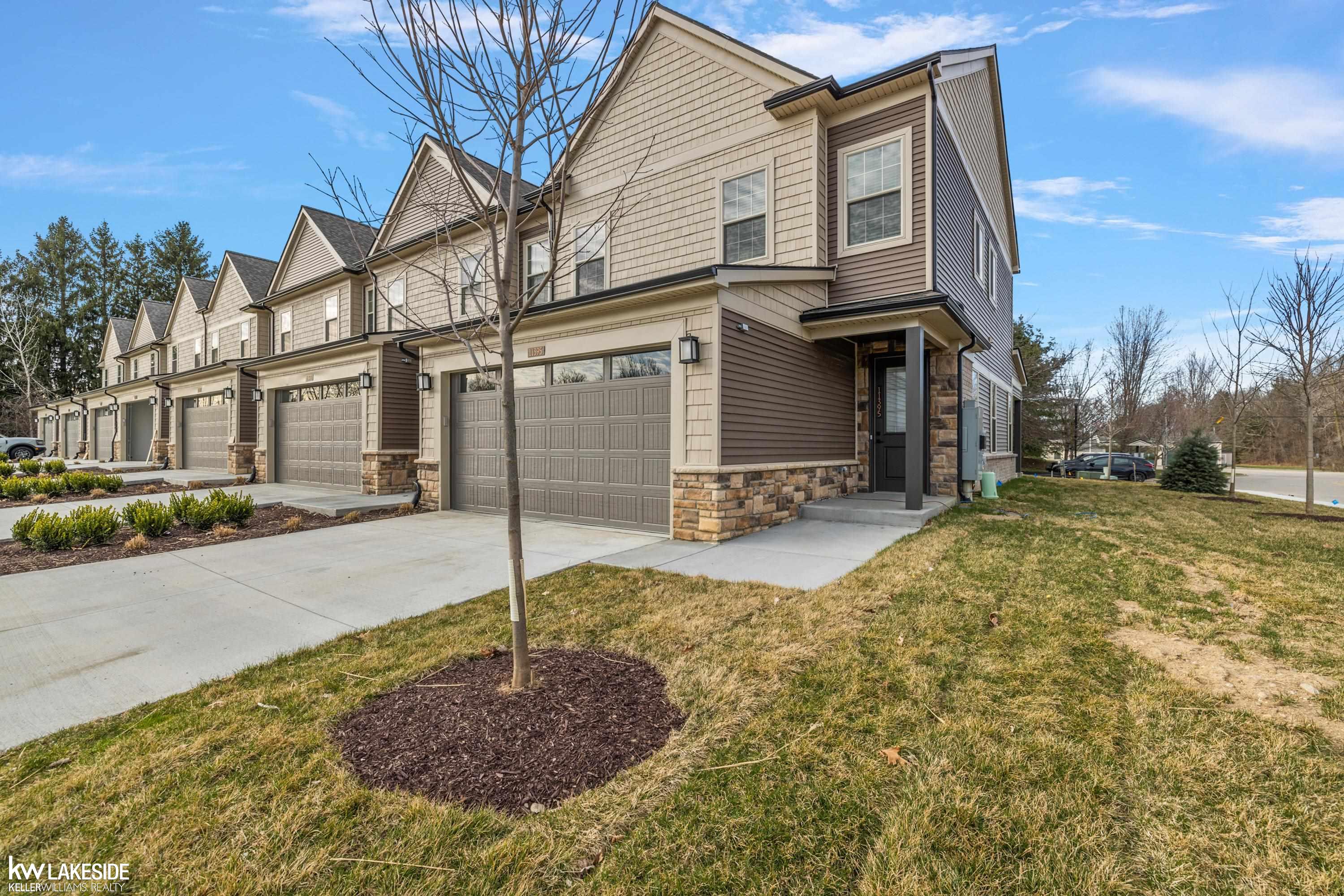 11372 Iziks Way