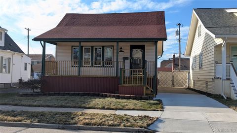 1062 1st Street Wyandotte City MI 48192