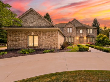 1021 Olympia Drive Rochester Hills City MI 48306