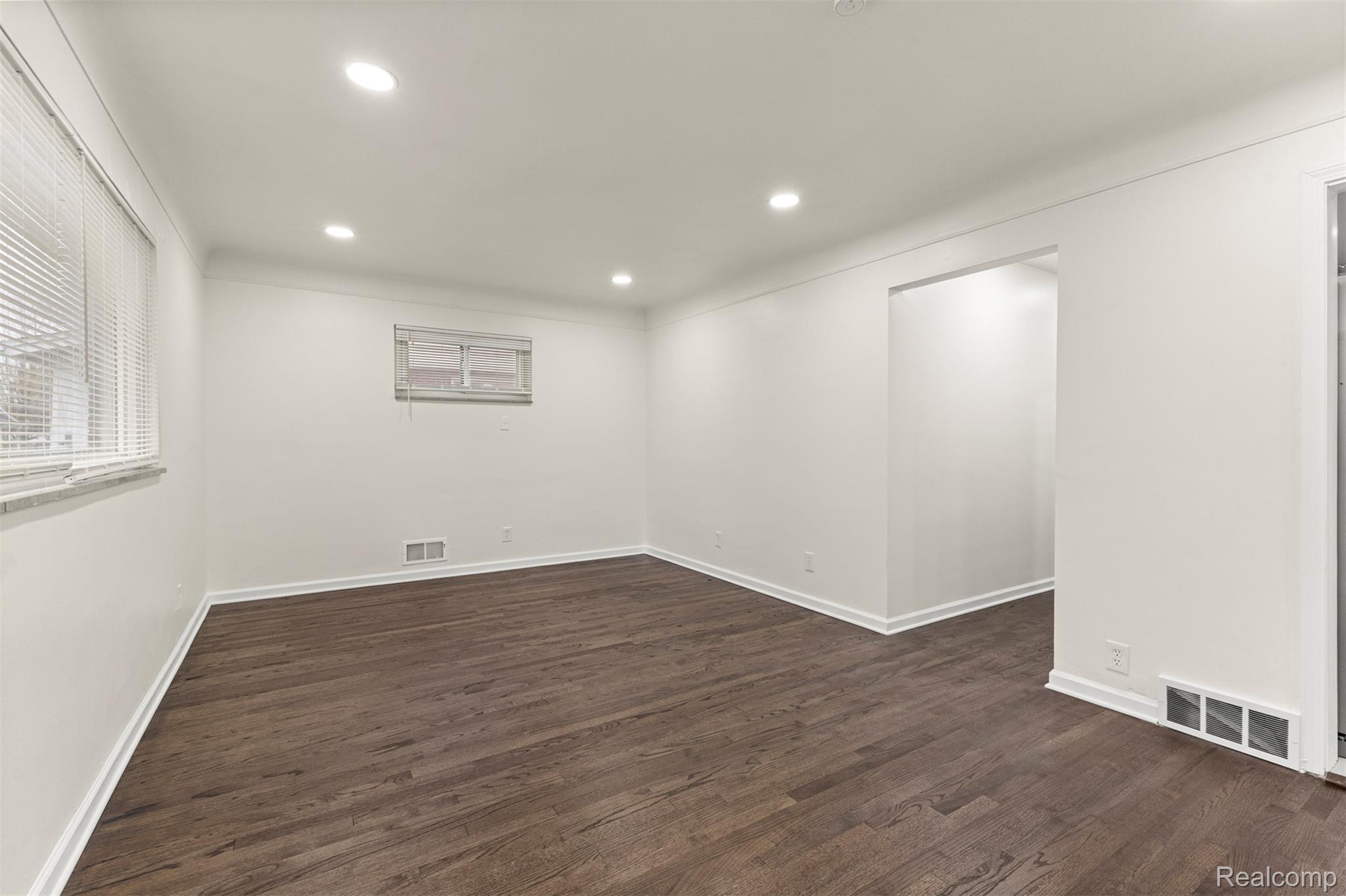 3841 Westpoint Street