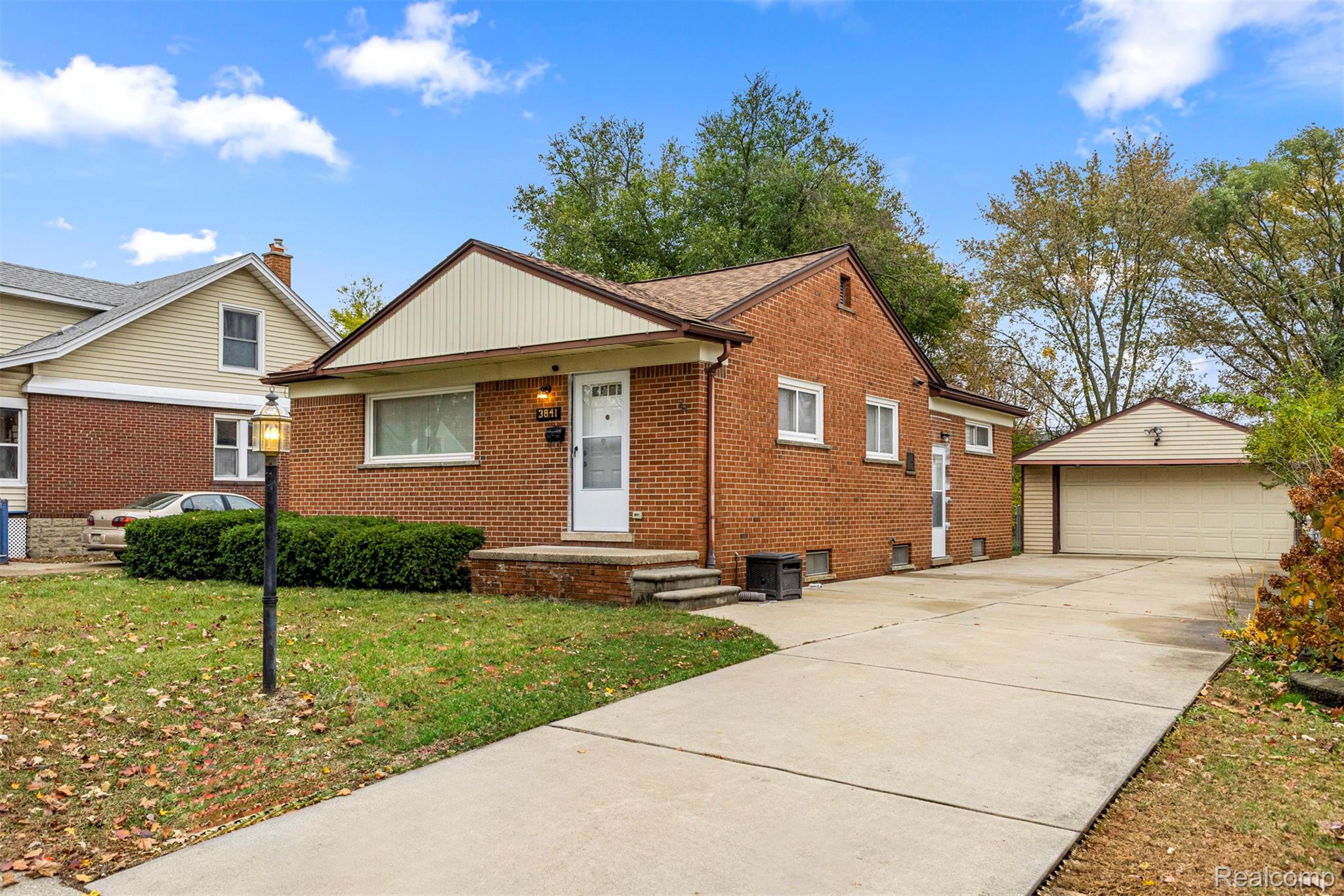 3841 Westpoint Street