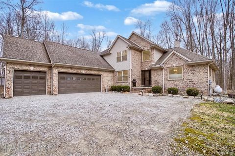 6417 Foxhollow Court China Township MI 48054