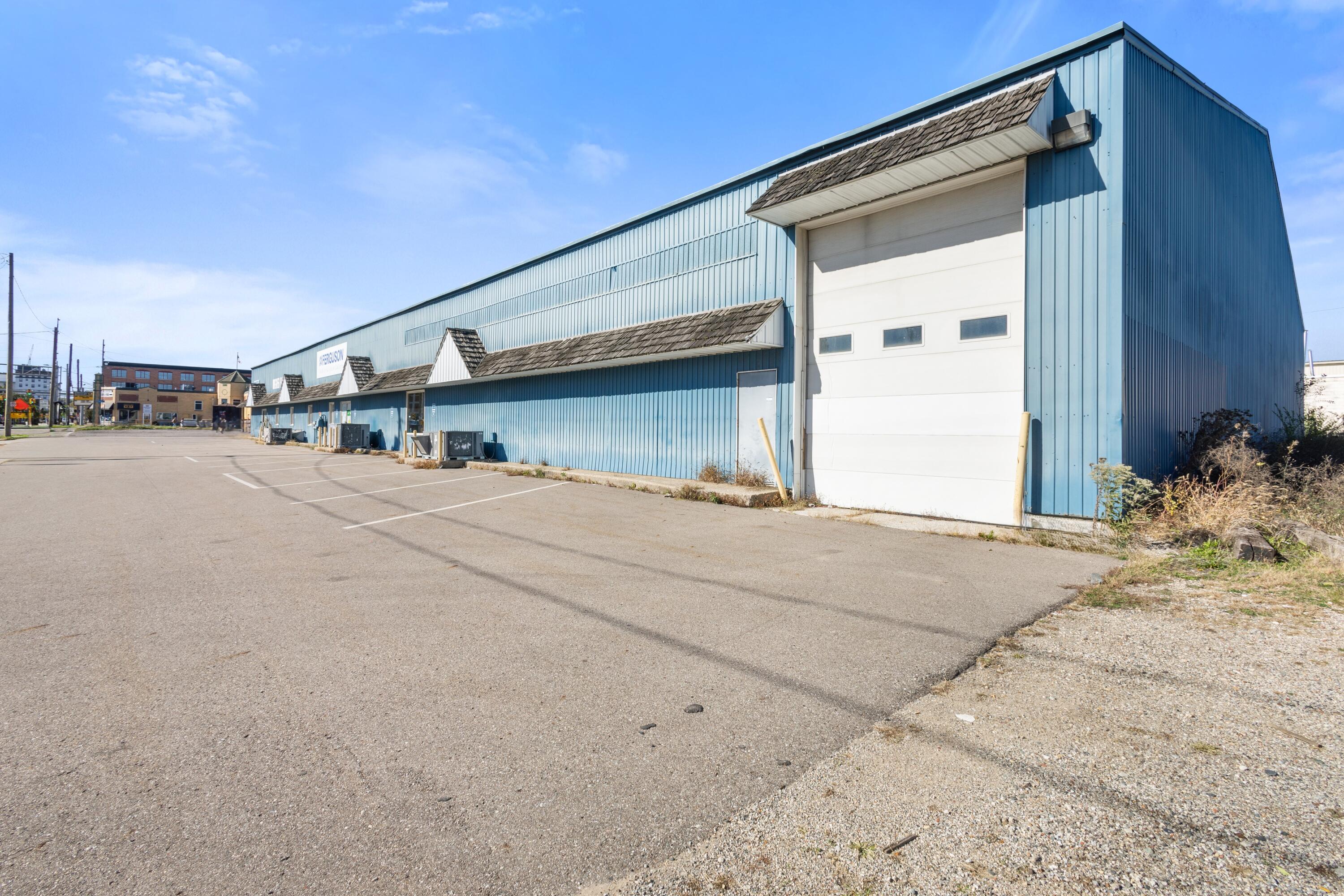 409 E Kalamazoo Avenue