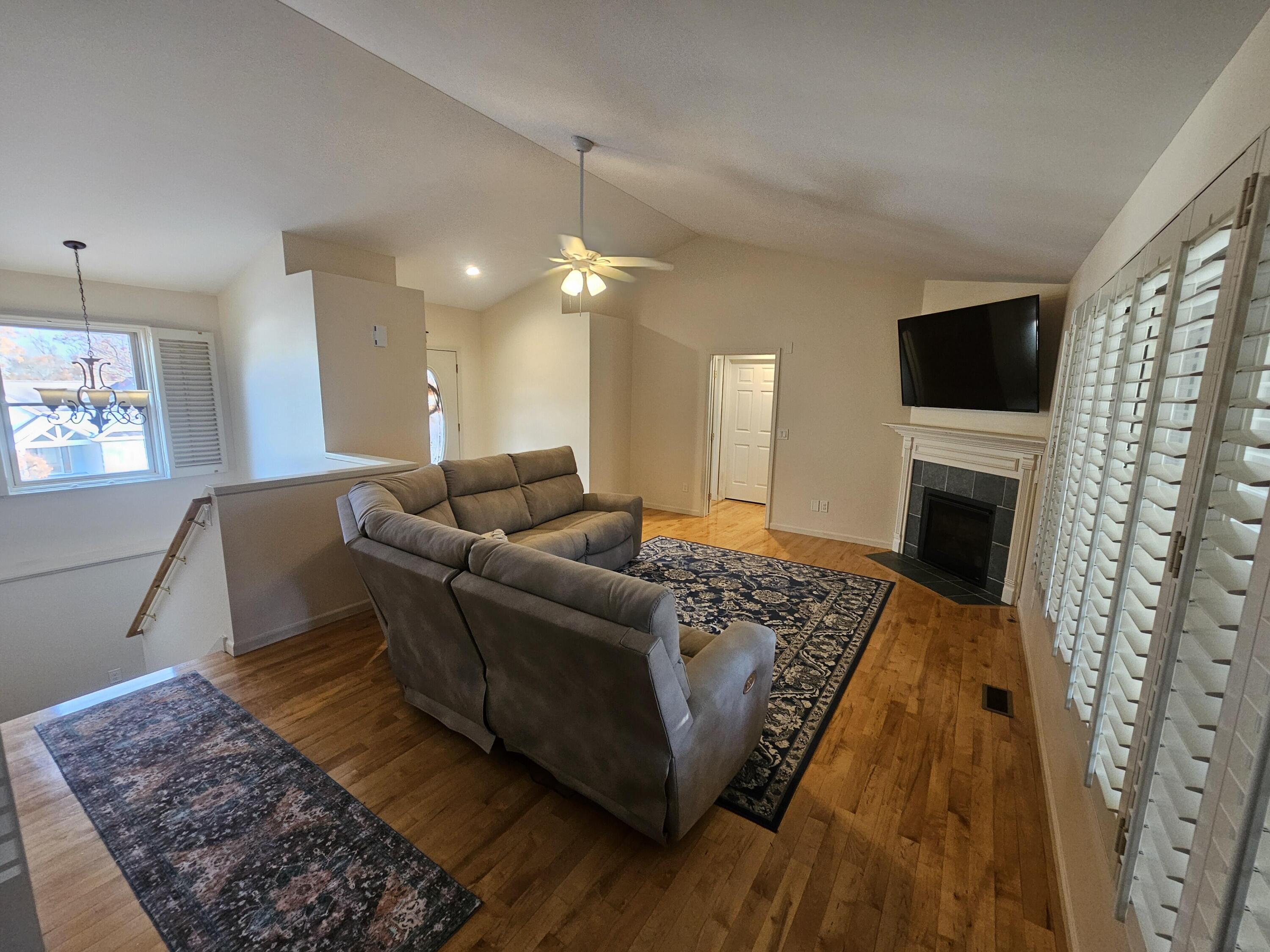 11815 N Lake Side Drive