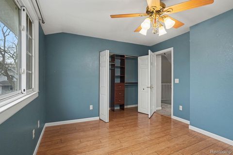 Tiny photo for 1539 Park Avenue, Bay City City, MI 48708 (MLS # 20261002529)