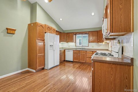 Tiny photo for 1539 Park Avenue, Bay City City, MI 48708 (MLS # 20261002529)