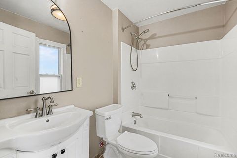 Tiny photo for 1539 Park Avenue, Bay City City, MI 48708 (MLS # 20261002529)